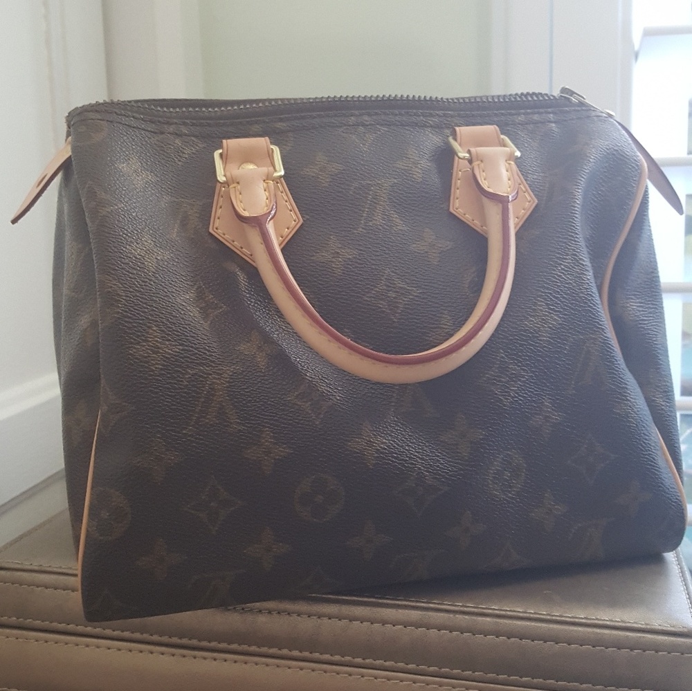 Authentic Louis Vuitton speedy 25 handbag
